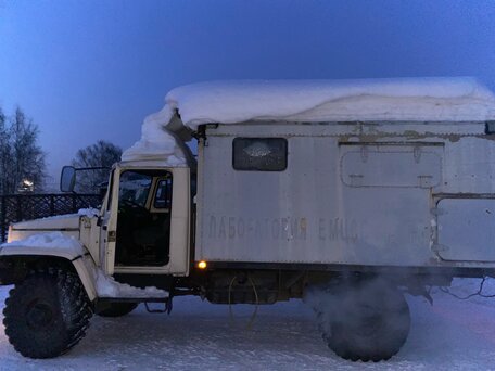 2001 ГАЗ 3308, бежевый, 700000 рублей, вид 4