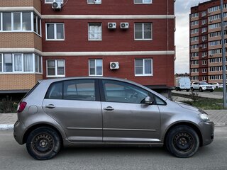 2010 Volkswagen Golf Plus II, коричневый, 700000 рублей, вид 3