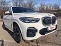 2019 BMW X5 30d IV (G05/G18), белый, 6600000 рублей - вид 3