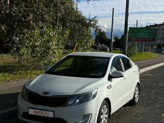 2013 Kia Rio 4-speed III, белый, 1030000 рублей, вид 1