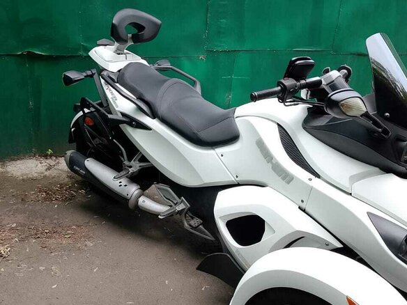 2009 BRP Can-Am Spyder, белый, 950000 рублей - вид 3