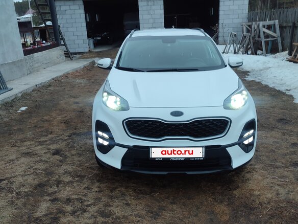 2021 Kia Sportage IV Рестайлинг, белый, 3150000 рублей - вид 2