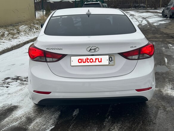 2014 Hyundai Elantra V (MD) Рестайлинг, белый, 1300000 рублей - вид 3