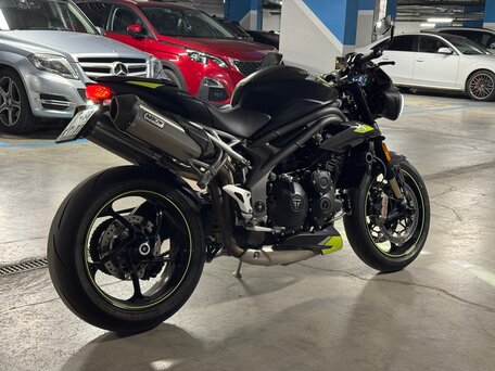 2020 Triumph Speed Triple, чёрный, 1250000 рублей, вид 1