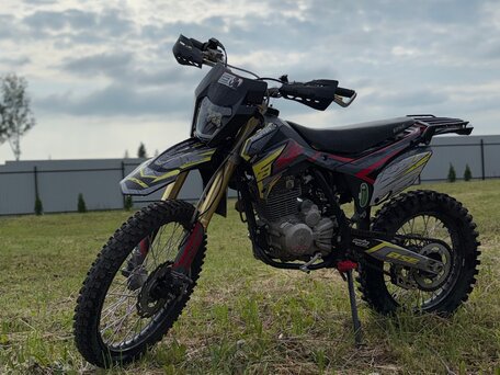 2024 BSE Z3, красный, 80000 рублей, вид 1