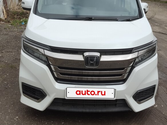 2020 Honda Stepwgn Spada V Рестайлинг, белый, 2830000 рублей - вид 1
