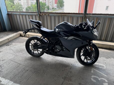 2023 CFMoto 300SR, серый, 370000 рублей, вид 3