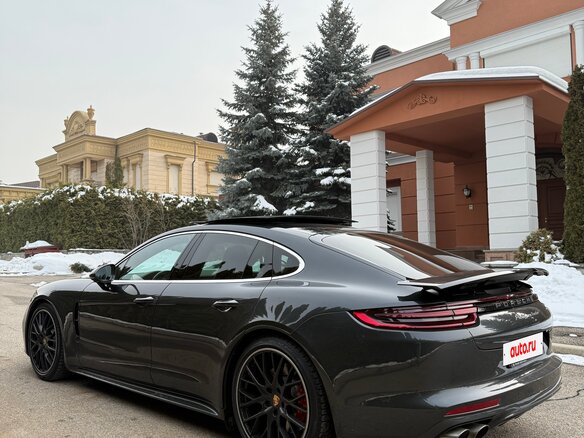 2017 Porsche Panamera Turbo II, синий, 10000000 рублей - вид 6