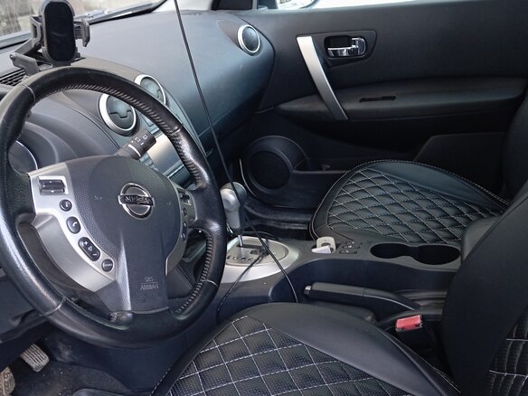 2011 Nissan Qashqai I Рестайлинг, белый, 1200000 рублей - вид 4