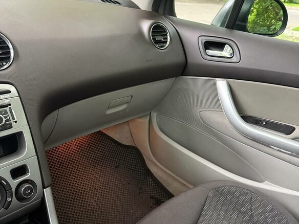 2008 Peugeot 308 I, серый, 555555 рублей - вид 13