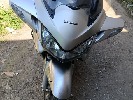 2005 Honda ST 1300, серебристый, 550000 рублей, вид 5