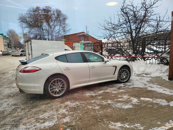 2011 Porsche Panamera 4 I, белый, 2200000 рублей - вид 1