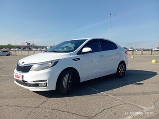 2015 Kia Rio III Рестайлинг, белый, 840000 рублей, вид 1