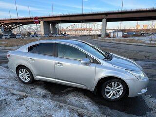 2009 Toyota Avensis III, серебристый, 900000 рублей, вид 3