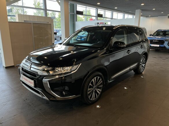 2018 Mitsubishi Outlander III Рестайлинг 3, чёрный, 1890000 рублей - вид 6