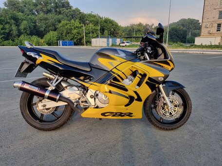 1997 Honda CBR 600F, жёлтый, 370000 рублей, вид 3