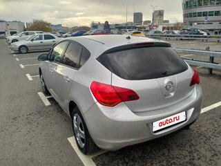 2010 Opel Astra J, серебристый, 430000 рублей, вид 4