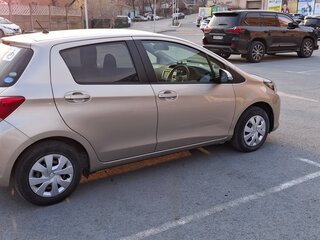 2016 Toyota Vitz III (XP130) Рестайлинг, коричневый, 720000 рублей, вид 2