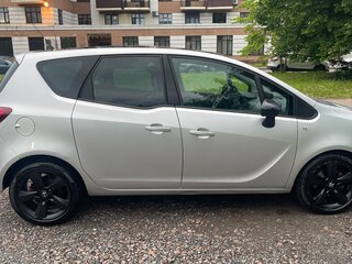 2014 Opel Meriva B Рестайлинг, серебристый, 800000 рублей, вид 4