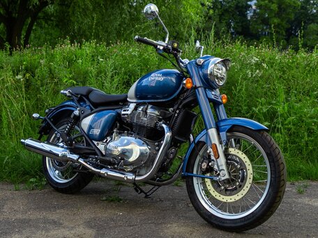 2025 Royal Enfield Classic 650, синий, 694000 рублей, вид 3