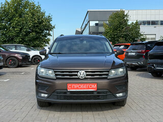 2020 Volkswagen Tiguan II, коричневый, 2029000 рублей, вид 2