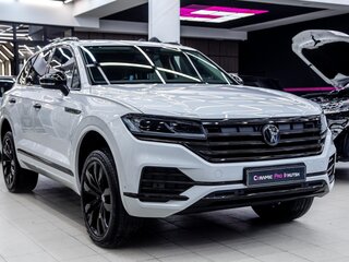 2020 Volkswagen Touareg III, белый, 8600000 рублей, вид 2