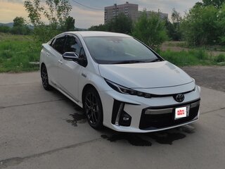 2019 Toyota Prius PHV ZVW52 IV (XW50), белый, 2000000 рублей, вид 5
