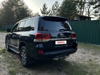 2015 Toyota Land Cruiser 200 Series Рестайлинг 2, чёрный, 4900000 рублей, вид 1