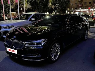 2017 BMW 7 серии Long M760Li xDrive VI (G11/G12), пурпурный, 7000000 рублей, вид 3