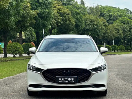 2022 Mazda 3 Axela IV (BP), белый, 1150000 рублей, вид 2