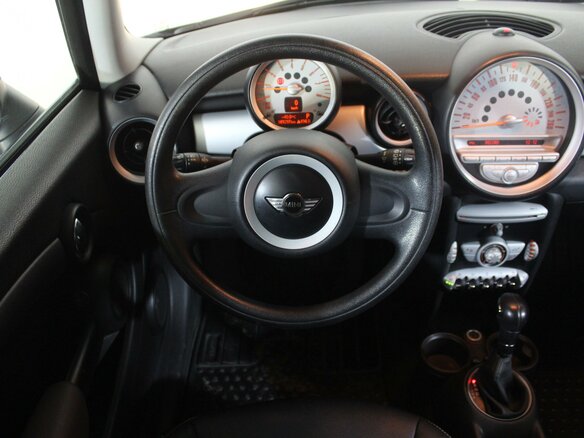 2009 Mini Hatch One II (R56), белый - вид 10