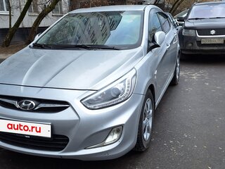 2013 Hyundai Solaris I, серебристый, 820000 рублей, вид 2