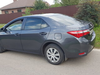2013 Toyota Corolla XI (E160, E170, E180), серебристый, 1100000 рублей, вид 4