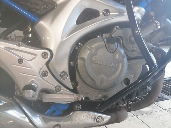 2009 Suzuki SFV 650 Gladius, синий, 400000 рублей - вид 11