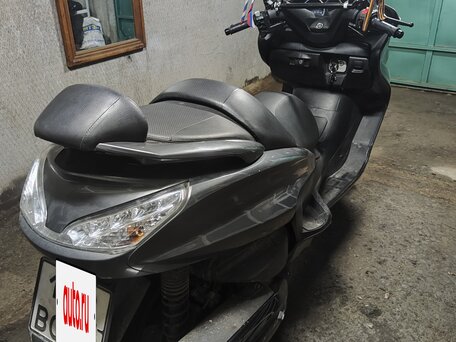 2009 Yamaha Majesty 400, серый, 300000 рублей, вид 4