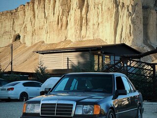 1992 Mercedes-Benz W124 230, серый, 550000 рублей, вид 2