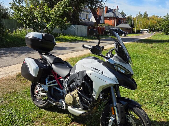 2022 Ducati Multistrada V4, белый, 2000000 рублей - вид 2