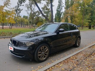 2011 BMW 1 серии 116i I (E81/E82/E87/E88) Рестайлинг, чёрный, 900000 рублей, вид 1