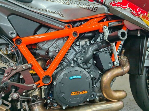 2021 KTM 1290 Super Duke R, серебристый, 1490000 рублей - вид 14