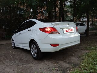 2014 Hyundai Solaris I Рестайлинг, белый, 730000 рублей, вид 4