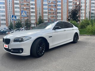 2013 BMW 5 серии 528i xDrive VI (F10/F11/F07) Рестайлинг, белый, 1990000 рублей, вид 2
