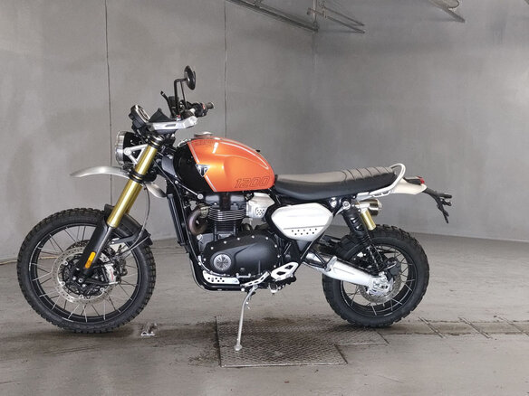 2024 Triumph Scrambler, оранжевый, 1500000 рублей - вид 1