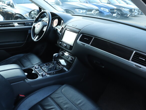 2016 Volkswagen Touareg II Рестайлинг, синий - вид 8