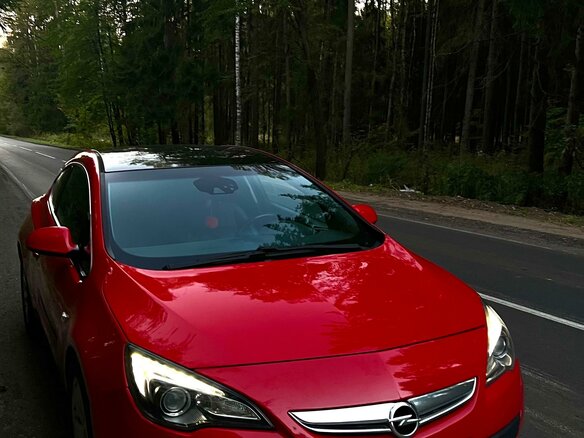 2012 Opel Astra GTC J Рестайлинг, красный, 1100000 рублей - вид 2