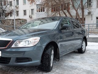 2011 Skoda Octavia II (A5) Рестайлинг, серый, 850000 рублей, вид 2