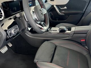 2022 Mercedes-Benz CLA 200 II (C118, X118), чёрный, 4150000 рублей, вид 5