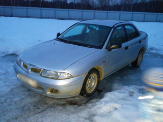 1998 Mitsubishi Carisma I, серебристый, 290000 рублей, вид 2