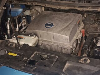 2013 Nissan Leaf (EM57) I (ZE0/AZE0), голубой, 550000 рублей, вид 3