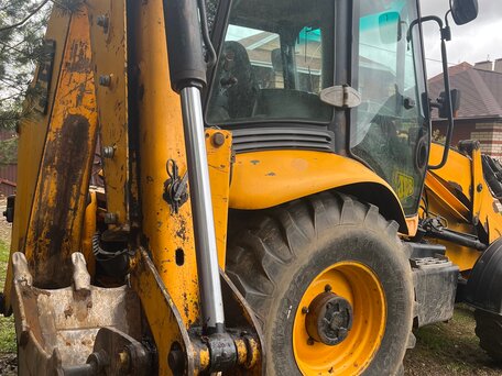 2008 JCB 3CX, золотистый, 5300000 рублей, вид 3