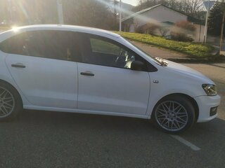 2014 Volkswagen Polo V, белый, 700000 рублей, вид 2